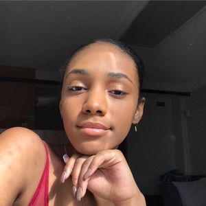 Meet your Posher, Chenoa